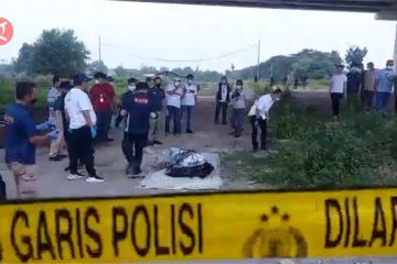 Warga geger penemuan mayat dalam karung di bawah Tol Cibitung