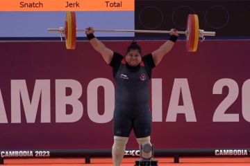 Selisih 7 kg, lifter Nurul Akmal dapatkan medali perak