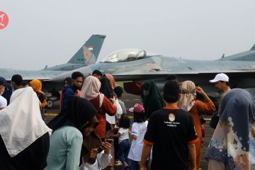 Warga Palembang padati pameran pesawat tempur TNI AU