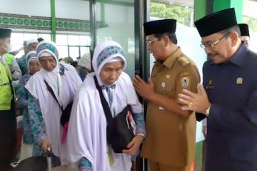 Gubernur Kalsel lepas keberangkatan kloter 1 embarkasi Banjarmasin