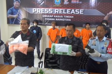 BNN Sumbar gagalkan pengiriman dua kilogram sabu dan ribuan ekstasi