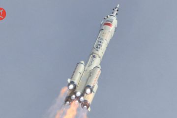 China sukses luncurkan pesawat luar angkasa berawak Shenzhou-16