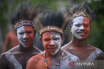 Masyarakat Suku Asmat di Papua Selatan