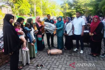 DKP Aceh Barat salurkan bantuan dua ton ikan segar buat warga