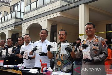 Bareskim Polri ungkap pabrik ekstasi jaringan internasional