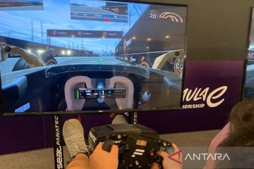 Penonton Formula E bisa coba simulator balapan mobil di Mal Beach City