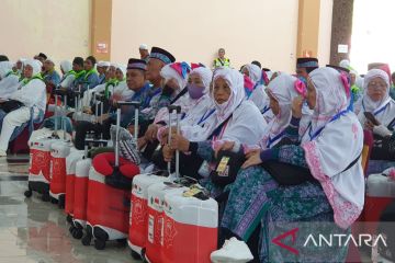 Kakanwil Kemenag Sumut lepas keberangkatan kloter 10 ke Madinah