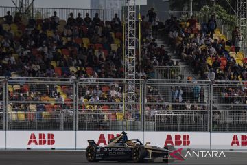 Jakarta kemarin, Formula E hingga 55 penumpang nyaris tenggelam