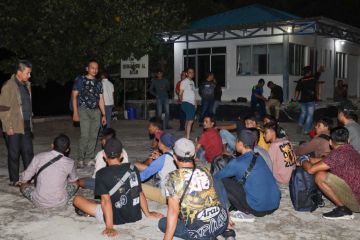 TNI AL gagalkan upaya pengiriman 17 calon PMI ilegal di Perairan Batam