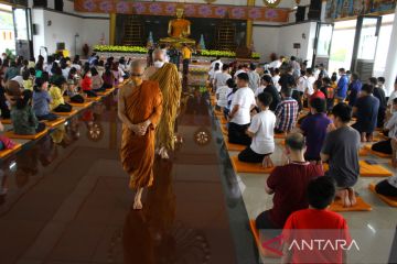 Perayaan Tri Suci Waisak di Banjarmasin
