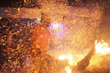 Album Asia: Menengok tradisi perang obor di Jepara