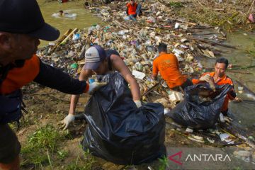Aksi Bersih Sungai Barabai