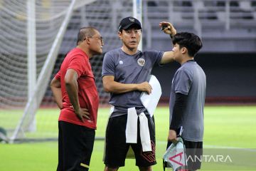 Manajer Timnas Indonesia beri motivasi para pemain setiap hari