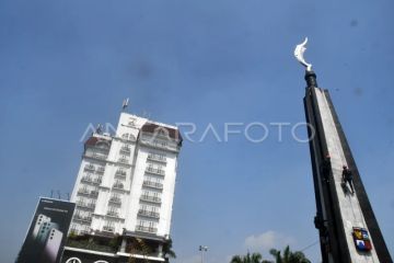 Tradisi Babakti Ngumbah Tugu Kujang Bogor