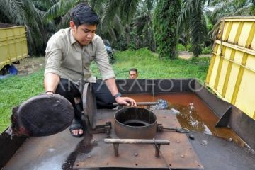 Tangkapan truk pembawa minyak ilegal di Jambi