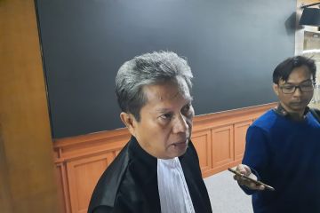 Penasihat hukum Rijatono Lakka akan pelajari putusan hakim