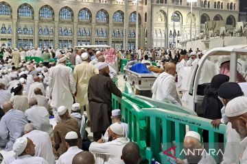 Jamaah calon haji yang meninggal dishalatkan di Masjidil Haram