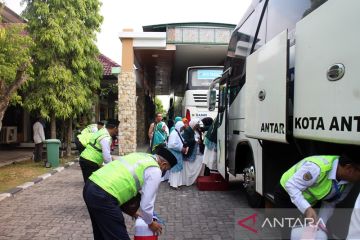 PPIH Embarkasi Solo berangkatkan calhaj kloter terakhir Kamis