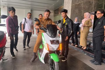 Kalla Kars mengajak pemda di Sulsel kerja sama gunakan motor listrik