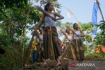 Kirab budaya syukuran panen kopi