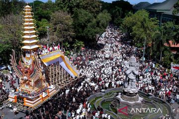 Puncak upacara kremasi jenazah Raja Denpasar IX