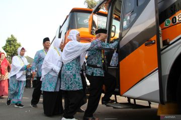 Jamaah haji Indonesia diberangkatkan ke Arab Saudi mulai 12 Mei