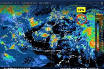 BMKG deteksi kemunculan bibit siklon 93W di utara Papua