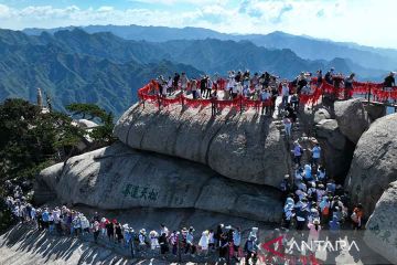 Pariwisata Gunung Huashan di Weinan