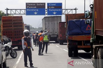 Pemerintah batasi operasional angkutan barang selama libur Idul Adha