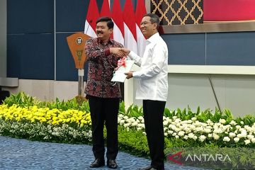 Jakarta kemarin, penyerahan sertifikat aset hingga kebakaran gudang