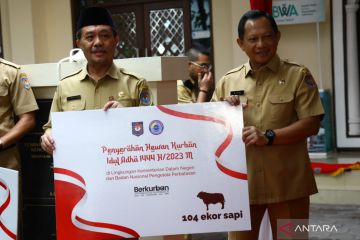 Mendagri serahkan 104 sapi Idul Adha di lingkungan Kemendagri-BNPP