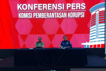 KPK copot pegawai terlibat korupsi uang perjalanan dinas 