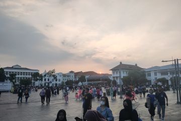 Pengunjung padati Kota Tua pada hari pertama libur cuti bersama