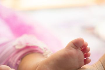 Pijat taktil kinestetik stimuli untuk bayi baru lahir