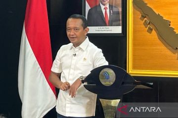 Menteri Bahlil wajibkan Freeport bangun smelter di Papua