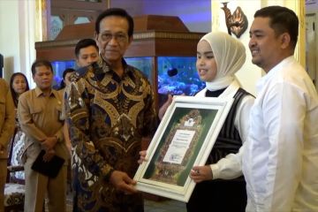 Gubernur DIY beri penghargaan kepada Putri Ariani