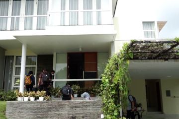 KPK geledah rumah mantan kepala Bea Cukai Makassar di Kota Batam