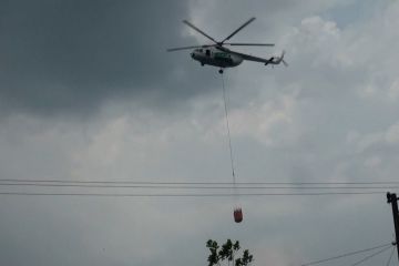 Penanganan karhutla di Kalteng, BNPB kerahkan helikopter water bombing