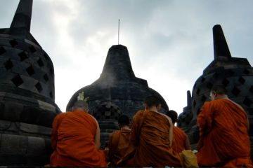 Biksu Thudong sampai di Candi Borobudur