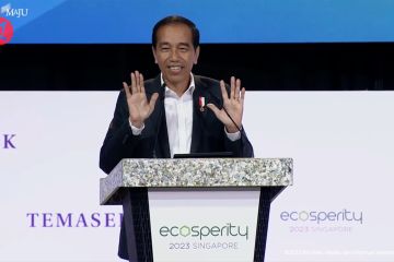 Jokowi buat hadirin Ecosperity Week terbahak, canda soal Pemilu 2024