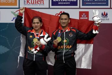 Ratu para bulu tangkis Indonesia, Leani Ratri, borong tiga medali emas