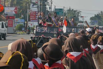 Sabet medali emas di ASEAN Para Games, dua atlet diarak di Temanggung