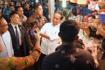 Antusias pedagang Pasar Chow Kit ajak selfie Presiden Jokowi
