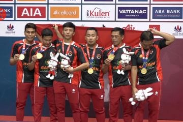 Tim para bulu tangkis putra sumbang emas pertama untuk Indonesia