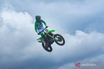 Aksi crosser top dunia di MXGP Lombok 2023