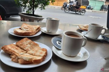 Melancong di Medan, icip kopi susu khas hingga wisata masa lalu