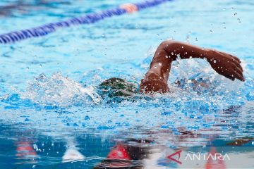 Tubuh tetap butuh hidrasi selama berenang