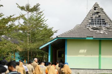 Ganjar prioritaskan perbaikan sekolah terdampak gempa