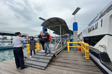 Pemkot Batam perbarui dermaga ponton di Pulau Ngenang