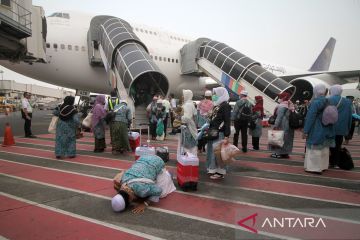 Kedatangan jamaah haji di Surabaya